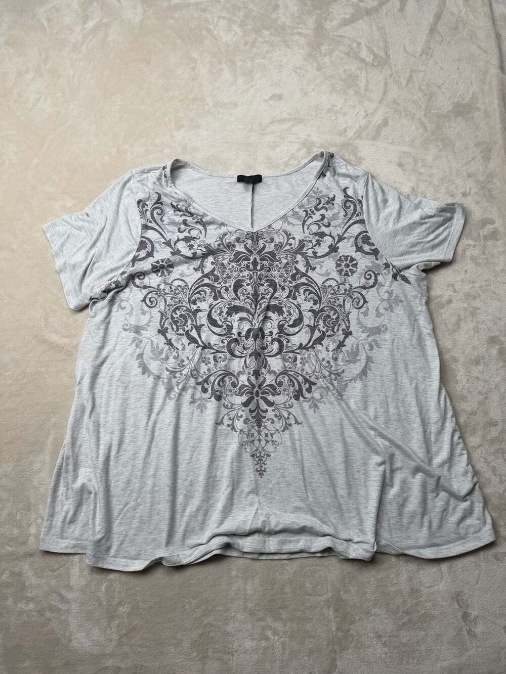 y2k LEEBE Short Sleeve Print Tunic Top Size 2X Grey Filigree V-Neck Swing